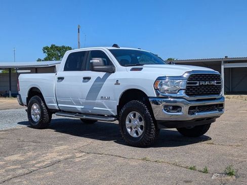 Used 2024 RAM 2500 Big Horn w/ Off Road Package AWD/4WD image 2