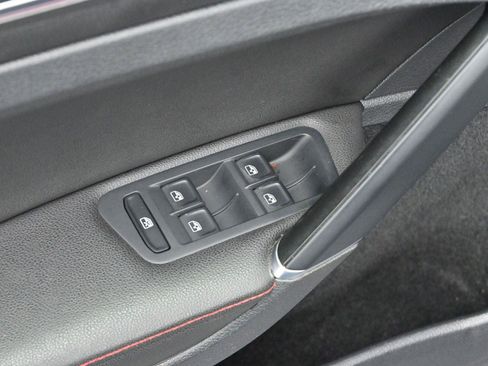 Used 2019 Volkswagen GTI SE w/ SE Experience Package image 11