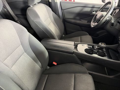 Used 2025 Nissan Rogue SV FWD image 24