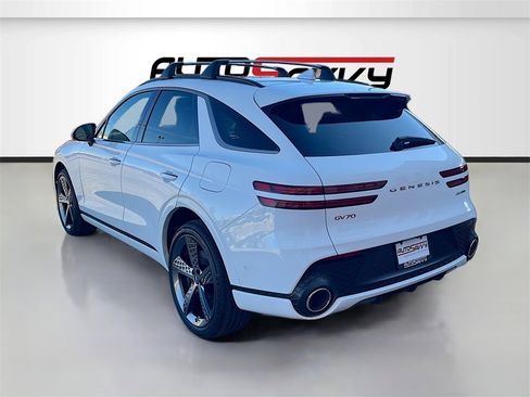 Used 2025 Genesis GV70 3.5T Sport w/ Sport Advanced Package image 5