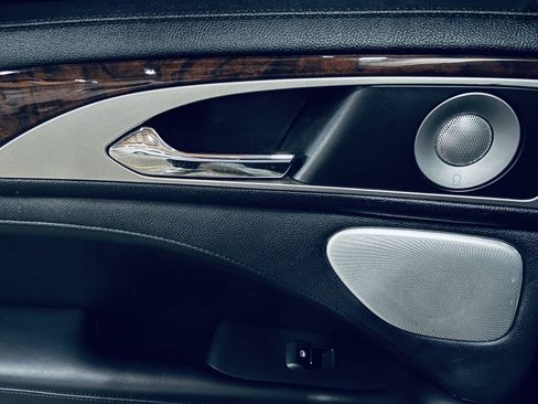 Used 2019 Lincoln MKZ Reserve w/ Luxury Package FWD image 33