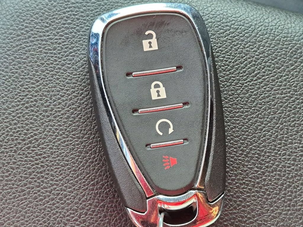 Used 2025 Chevrolet TrailBlazer LT AWD/4WD image 32