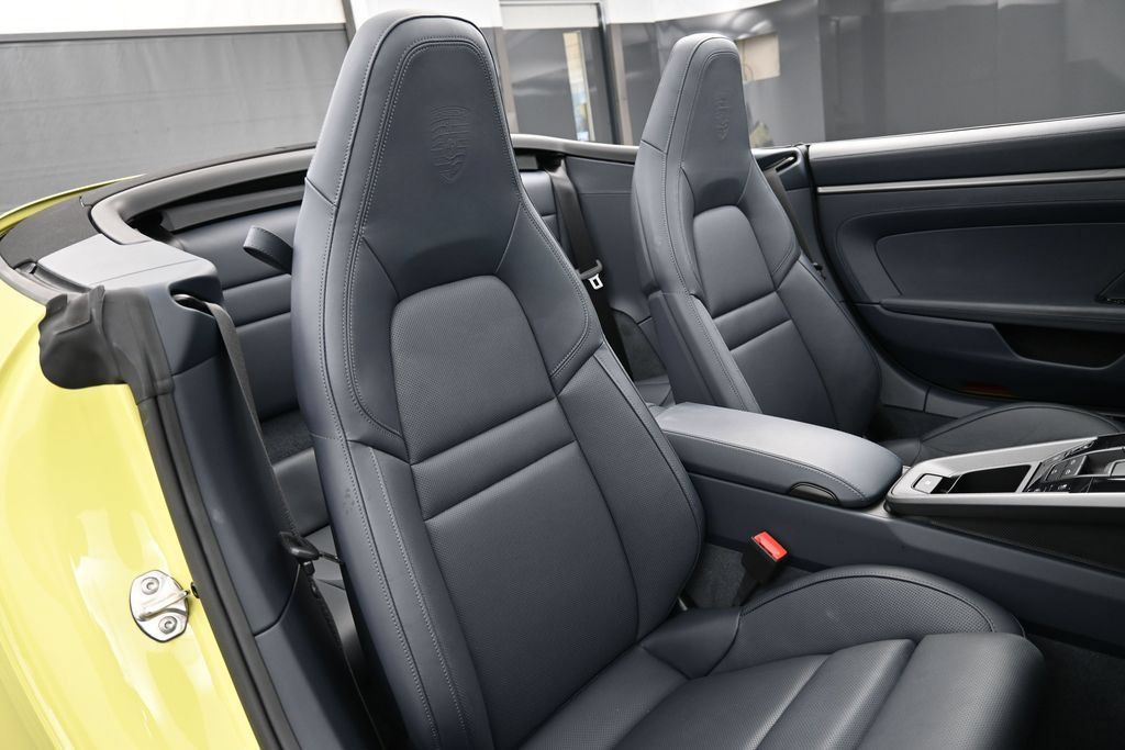 Certified 2025 Porsche 911 Carrera RWD image 30