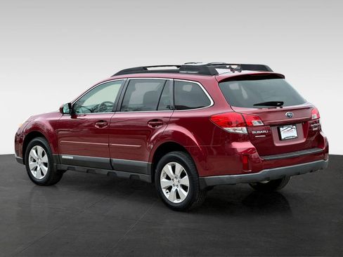 Used 2011 Subaru Outback 2.5i Limited image 5