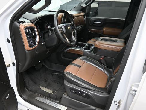 Used 2021 Chevrolet Silverado 3500 High Country image 11