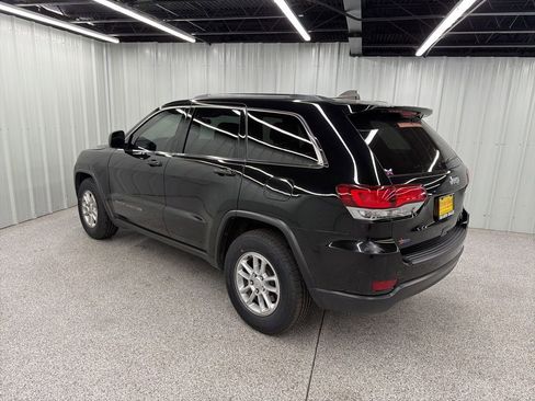 Used 2020 Jeep Grand Cherokee Laredo RWD image 4