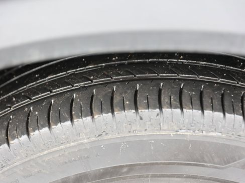 Certified 2023 Ford Explorer XLT image 12