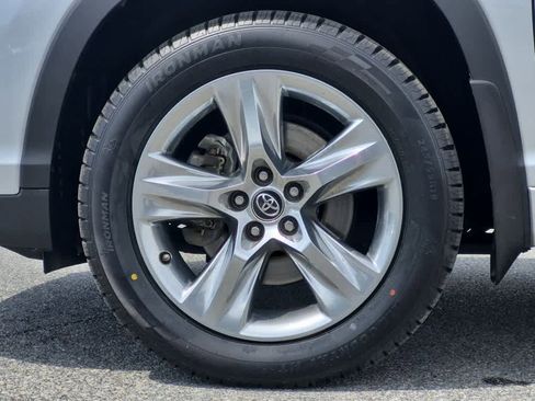 Used 2019 Toyota Highlander Limited AWD/4WD image 6