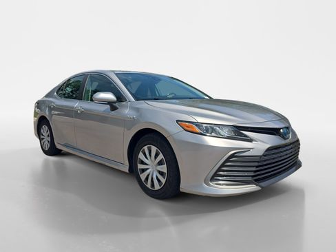 Used 2021 Toyota Camry LE FWD image 8