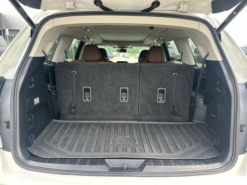 Used 2019 Subaru Ascent Touring AWD/4WD image 8