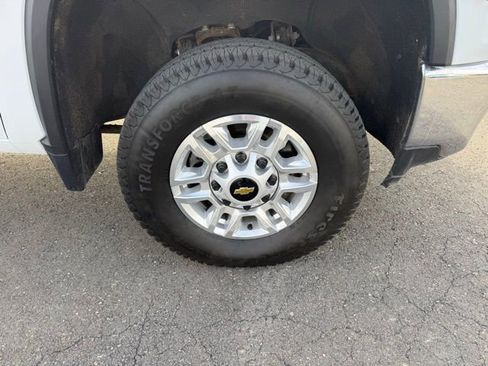 Used 2022 Chevrolet Silverado 2500 LT w/ Convenience Package image 14