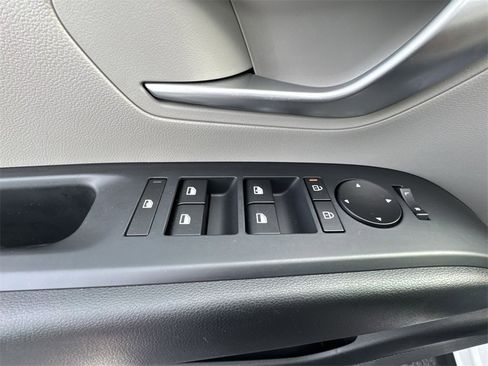 Used 2025 Hyundai Tucson SE image 13