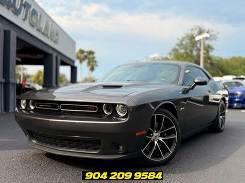 Used 2018 Dodge Challenger R/T w/ Performance Handling Group RWD image 9