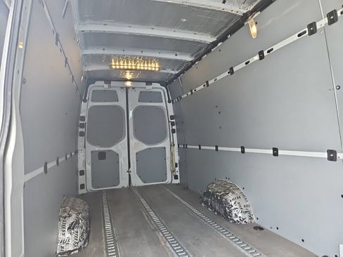 Used 2022 Mercedes-Benz Sprinter 2500 image 5