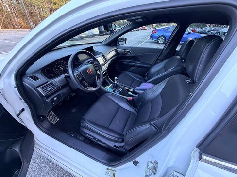 Used 2017 Honda Accord Sport image 7