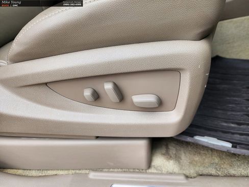 Used 2016 Chevrolet Suburban LTZ image 26