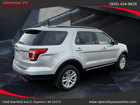 Used 2018 Ford Explorer XLT w/ Equipment Group 202A image 8
