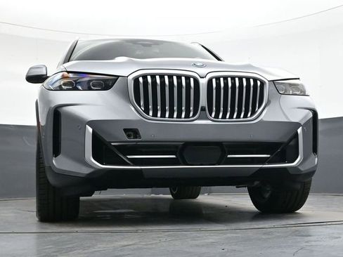 New 2026 BMW X5 xDrive50e w/ Premium Package image 39