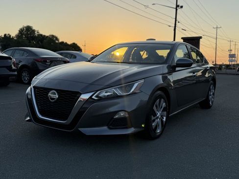Used 2019 Nissan Altima 2.5 S FWD image 3