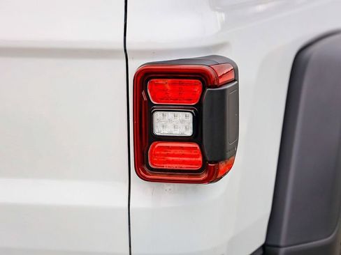 New 2026 Jeep Gladiator Rubicon w/ Steel Bumper Group image 10