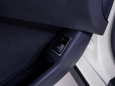 Used 2015 Mercedes-Benz SL 550 image 35