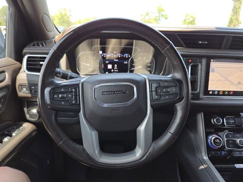 Used 2021 GMC Yukon XL Denali w/ Denali Premium Package RWD image 33