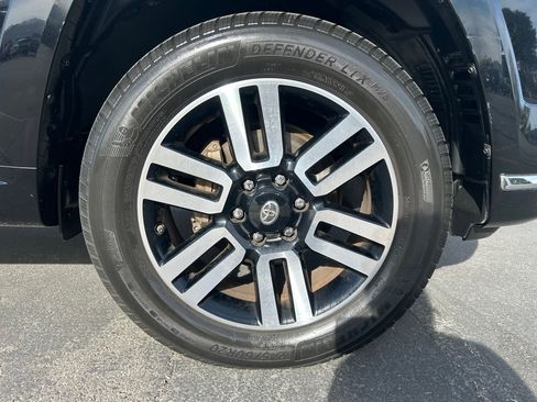 Used 2017 Toyota 4Runner Limited AWD/4WD image 32
