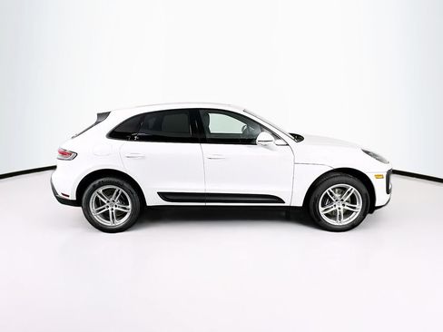 Certified 2026 Porsche Macan AWD/4WD image 8