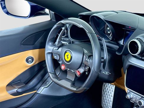 Used 2020 Ferrari Portofino image 33