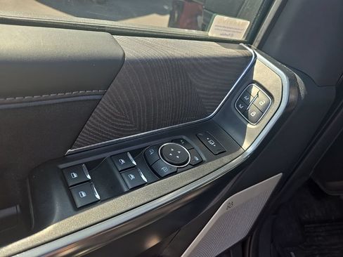 Used 2025 Ford F350 Platinum AWD/4WD image 10