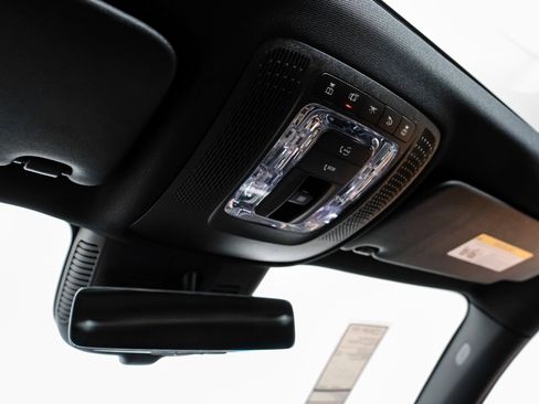 Used 2024 Mercedes-Benz GLB 250 image 28