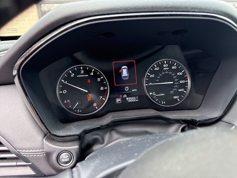 Used 2025 Subaru Outback Premium w/ Popular Package #1A image 9