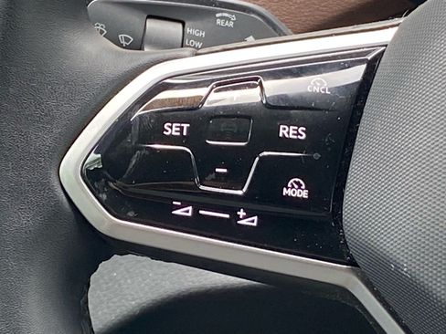 Certified 2025 Volkswagen ID.4 Pro RWD image 5