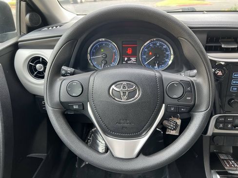 Used 2019 Toyota Corolla LE w/ Carpet Mat Package (TMS) FWD image 16