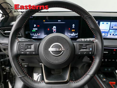 Used 2025 Nissan Kicks SR image 13