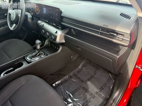 Used 2025 Hyundai Kona SE image 29