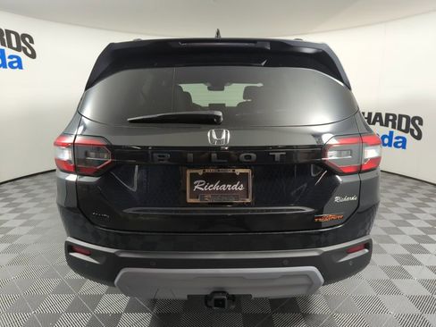 New 2025 Honda Pilot TrailSport image 4