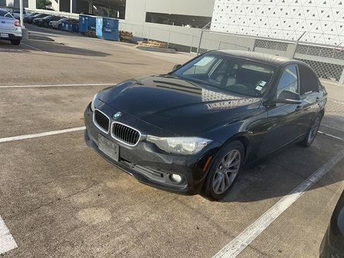 Used 2016 BMW 320i Sedan RWD image 4