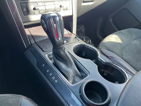Used 2018 Ford Explorer XLT w/ Equipment Group 202A image 29