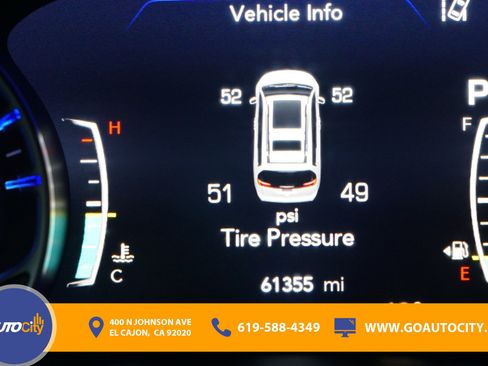 Used 2024 Chrysler Pacifica Touring-L image 3