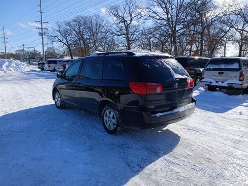 Used 2009 Toyota Sienna XLE image 5