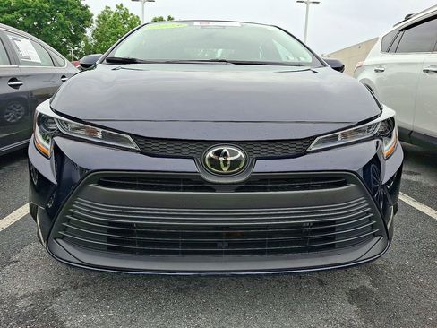 Used 2023 Toyota Corolla LE w/ Carpet Mat Package (TMS) FWD image 2