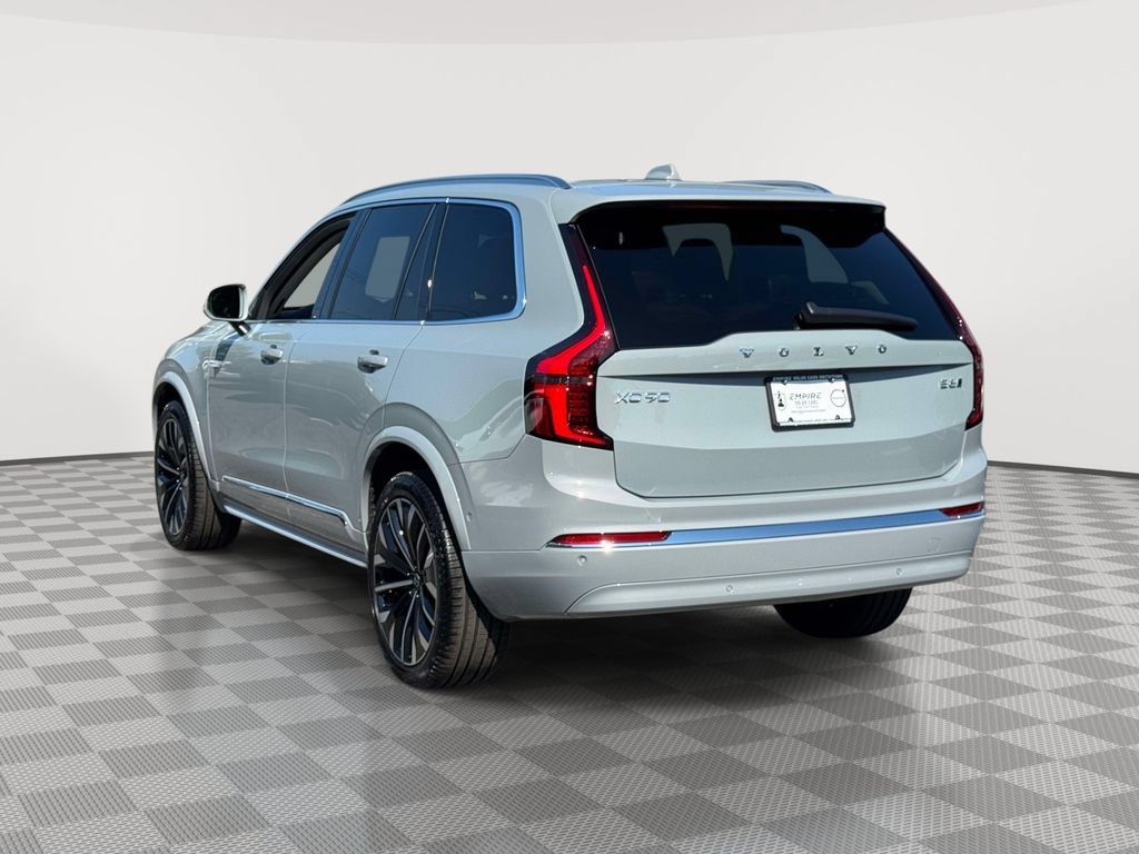 Used 2026 Volvo XC90 B6 Plus w/ Protection Package AWD/4WD image 5