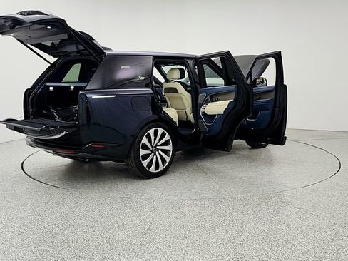 Certified 2025 Land Rover Range Rover SV AWD/4WD image 11