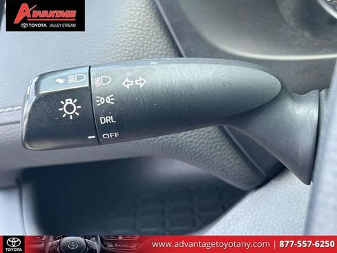 Used 2021 Toyota RAV4 LE AWD/4WD image 26