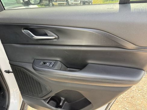 Used 2024 Jeep Grand Cherokee Laredo RWD image 40