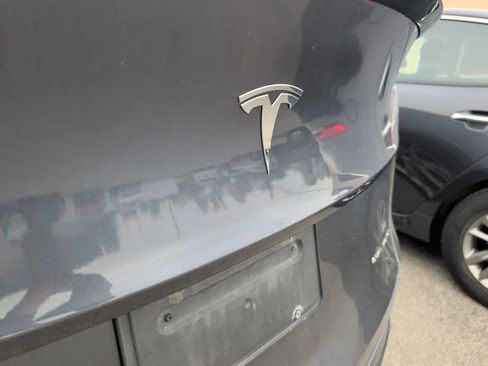 Used 2022 Tesla Model Y Long Range AWD/4WD image 23