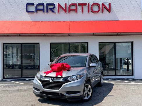 Used 2017 Honda HR-V LX image 2