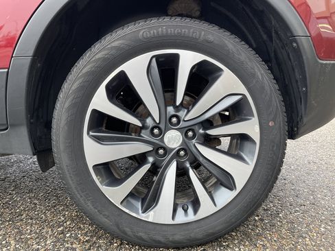 Used 2021 Buick Encore Preferred AWD/4WD image 21