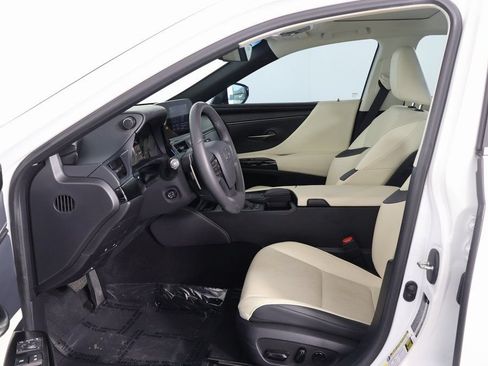 Used 2022 Lexus ES 300h w/ Premium Package FWD image 10